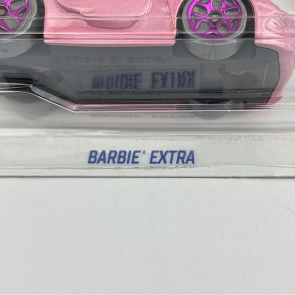 Hot Wheels Barbie Car Pink - Picture 4 of 6